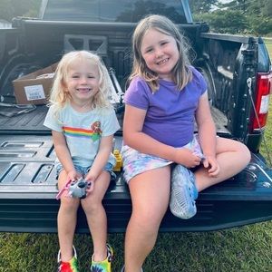 Meet your Posher, Fay